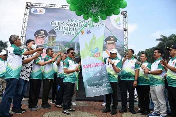 Pemerintah Kabupaten Bandung menggelar Kick Off City Sanitation, dalam rangka menyambut event nasional City Sanitation Summi (CSS) XXI tahun 2023, di Rumah Dinas Bupati Bandung di Soreang, Jumat (17/3/2023). (Foto: prokopim)