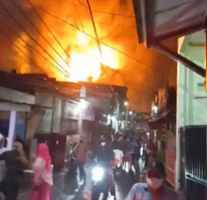 Rumah Ikut Ludes Disambar Api Kebakaran Depo Pertamina Plumpang, Ratusan Orang Terpaksa Mengungsi