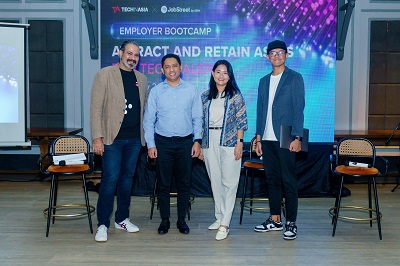 [Kiri-Kanan] Varun Metha, COO, Jobstreet Indonesia; Adrian Dimitri, Partner, Boston Consulting Group; Elisa Suteja, Entrepreneur in Residence, East Ventures; Putra Setia Utama, COO, Tech in Asia Indonesia (Foto: Ist)