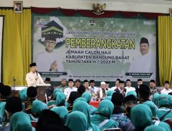 Lepas Jemaah Haji, Bupati Bandung Barat Berpesan Begini