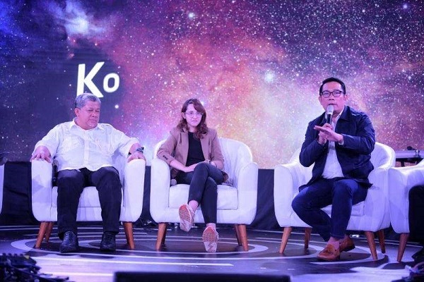 
Gubernur Jawa Barat Ridwan Kamil saat menjadi narasumber dalam acara festival kreatif KompasFest Creation 2023 di Dome Area, Senayan Park, Jakarta, Minggu (18/6/2023).(Foto: jabar.go.id)
