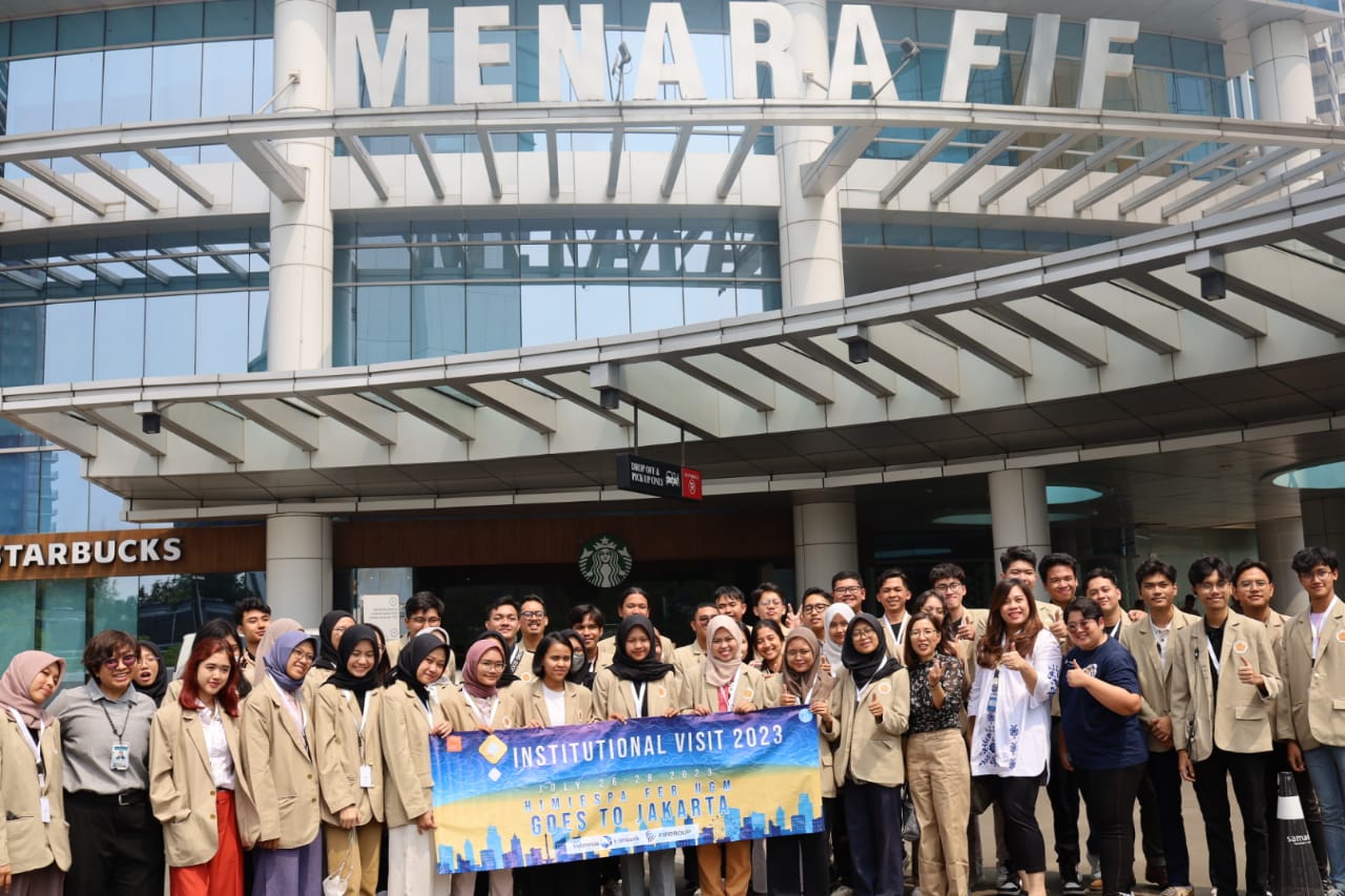 50 Mahasiswa yang tergabung dalam Himpunan Mahasiswa Ilmu Ekonomi, Departemen Ilmu Ekonomi, Fakultas Ekonomika dan Bisnis, Universitas Gadjah Mada (UGM) Yogyakarta berkunjung ke Menara FIF, Jakarta, Kamis (27/7) dalam program Institutional Visit 2023 (Foto: Ist)