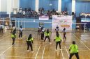 Ratusan guru Sekolah Luar Biasa (LSB) se-Jawa Barat mengikuti turnamen Mini Soccer dan Bola Voli, di Universitas Pendidikan Indonesia (UPI) Bandung, Sabtu (30/10/2023). (Foto: heny/dara)
