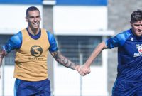 
Dua bek Persib, Alberto Rodriguez dan Nick Kuipers memanfaatkan jeda kompetisi dengan pulang kampung ke negaranya. (Foto: Ist