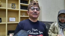
Kepala Badan Pembinaan dan Pengembangan Bahasa, Endang Aminudin Aziz (Foto: jabarprov.go.id)
