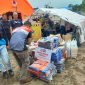 PT Pertamina Patra Niaga Regional Jawa Bagian Barat melalui Program Pertamina Peduli menyalurkan bantuan korban angin puting beliung di  Dusun Situbuntu, Desa Mangunarja, Kecamatan Cimanggung, Kabupaten Sumedang. (FotoL humas pertamina)