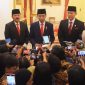 Presiden Jokowi bersama Menko Polhukam Hadi Tjahjanto dan Menteri ATR/Kepala BPN Agus Harimurti Yudhoyono, di Istana Negara, Jakarta, Rabu (21/02/2024). (Foto: Humas Setkab/Rahmat