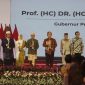 
Bupati Bandung Dadang Supriatna (kelima dari kanan-red) meraih Anugerah PWI Pusat  dalam  Puncak Peringatan Hari Pers Nasional (HPN) 2024 di Ecovention Ancol, Jakarta, Selasa (20/2/2024). (Foto: diskominfo)
