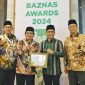Bupati Bandung Dadang Supriatna meraih BAZNAS Award 2024 kategori 