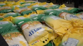
Dinas Ketahanan Pangan dan Perikanan (Dispakan) Kabupaten Bandung kembali menyalurkan bantuan beras dan bahan pangan bagi beberapa kelompok masyarakat mulai 27 Februari - 28 Maret 2024.(Foto: diskominfo)

