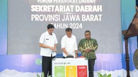 
Pj Gubernur Jawa Barat Bey Machmudin menghadiri Forum Perangkat Daerah Sekretariat Daerah Provinsi Jawa Barat di Aula Barat Gedung Sate, Kota Bandung, Kamis (22/2/2024).(Foto: Biro Adpim Jabar)