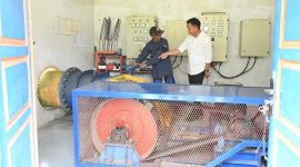 
Pj Gubernur Jawa Barat Bey Machmudin Mengunjungi PLTMH (Pembangkit Listrik Tenaga Mikro Hidro) di Tangsi Jaya Desa Tangsi Jaya, Desa Gunung Halu, Kab. Bandung Barat, Kamis (22/2/2024).( Foto: Biro Adpim)