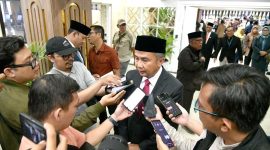 Penjabat (Pj.) Gubernur Jawa Barat, Bey Machmudin (Foto: admin protokol)
