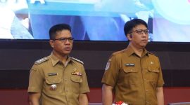 
Bupati Bandung Dadang Supriatna dan Kepala Bapenda Erwan Kusuma Hermawan
menghadiri Sosialisasi SPPT PBB P2 di Grand Sunshine Soreang, Senin (4/3/2024). (Foto: diskominfo)

r