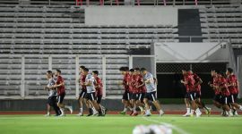 
Timnas Indonesia menjalani latihan perdana jelang melawan Vietnam pada pertandingan Kualifikasi Piala Dunia 2026 di Stadion Gelora Bung Karno, Jakarta, Kamis (21/3/2024). Latihan digelar di Stadion Madya, Jakarta, Senin (18/3/2024). (Foto: PSSI) 
