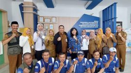 
Perwakilan Kelompok KB Pria Sauyunan 01 Cililin usai pembinaan dari BKKBN Jabar. (Foto: Ist)
