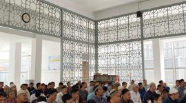 
Sejumlah warga binaan tampak khusyu mengikuti Pesantren Ramadan di Mesjid Nurul Falah, Lapas Banceuy. (Foto: Ist)

