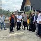 
Proses evakuasi warga pesisir Palabuhanratu yang terkena terjangan ombak tinggi pada Selasa (12/3/2024) sudah selesai. (Foto: BPBD Jabar)