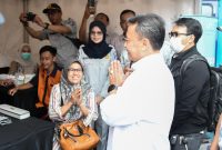 
Sekretaris Daerah Provinsi Jawa Barat melepas angkutan mudik gratis lebaran di Terminal Cicaheum, Kota Bandung, Sabtu (6/4/2024). (Foto: admin Biro Jabar)