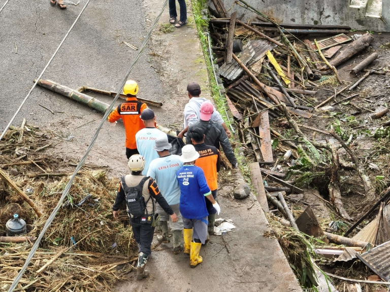 (Foto: PMJ/Basarnas Padang)