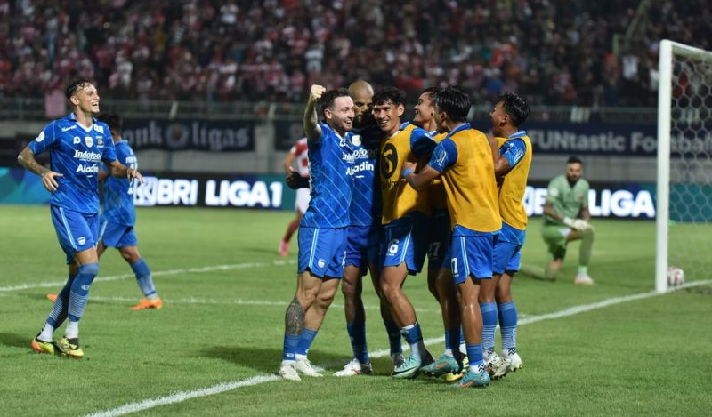 Para pemain PERSIB merayakan gol ke gawang Madura United di Stadion Gelora Bangkalan, Jumat, 31 Mei 2024. (PERSIB.co.id/Sutanto Nurhadi Permana)