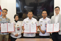 Indonesia Maju Foundation (IMF), Universitas Pertahanan (UNHAN) dan PT Nusantara Riset Genetika
(NUSANTICS) menandatangani Nota Kesepahaman (MoU) dan Nota Kesepakatan (MoA) dalam kerja sama
Penelitian dan Hilirisasi (Foto: Istimewa)