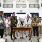 
Penjabat Gubernur Jabar Bey Machmudin melantik Pengurus Badan Koordinasi HMI Jabar dan Korps  HMI - Wati periode 2024 - 2026, di Gedung Sate, Kota Bandung, Sabtu (27/7/2024). (Foto: biro adpim jabar)
