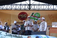 
Bupati andung, Dadang Supratna memberikan sambuatan pada Harlah MUI ke-49, di
di Alun-alun Kecamatan Cicalengka, Kabupaten Bandung, Minggu  (28/7/2024).(Foto: diskominfo)
