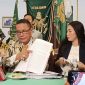 
Kuasa hukum keluarga Vina, Hotman Paris, saat memberikan pernyataan, Selasa (30/7/2024). (Foto: Bambang/dara)

