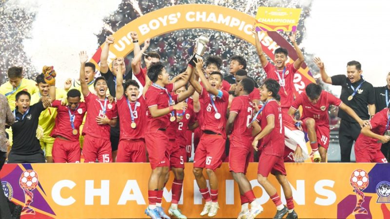 Timnas Indonesia keluar sebagai juara ASEAN U-19 Boys Championship 2024, usai menumbangkan Thailand 1-0, pada laga final di Stadion Gelora Bung Tomo, Surabaya, Senin (29/7/2024).(Foto: PSSI)

