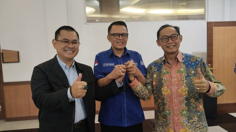 Ketua DPC Partai Demokrat Kota Bandung Aan Andi Purnama menghadiri menghadiri Bimbingan Teknik Pemaparan Visi Misi Bakal Calon Wali Kota (Bacawalkot) Bandung di Hotel Grand Asrilia, Kota Bandung, Sabtu (13/7/2024).(Foto: deram/dara)
