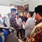 Presiden Jokowi melakukan takziah ke rumah duka almarhum Hamzah Haz di Matraman, Jakarta, Rabu (24/07/2024). (Foto: BPMI Setpres/Vico)
