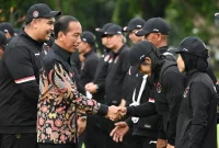 
Presiden Joko Widodo (Jokowi) melepas kontingen Indonesia yang akan berlaga di Olimpiade 2024 Paris di Istana Merdeka, Jakarta, Rabu (10/7/2024). (Foto:Biro Pers Sekretariat Presiden)
