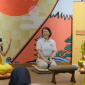 Ria Sutrisno, Head of Marketing MR.DIY Indonesia (tengah) bersama Saskhya Aulia, psikolog
anak dan keluarga (paling kanan) dalam sesi talk show Mom & Kid Hang Out with MR.DIY: Bye
Bye Post Holiday Blues! dengan tema Cara Membangkitkan Semangat Anak untuk Kembali
Bersekolah Setelah Liburan (Foto: Istimewa)