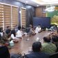 
Perwakilan pendeta umat Kristen beraudensi dengan Bupati Bandung Dadang Supriatna di Ruan Rapat, Selasa (8/8/2024). (Foto: diskominfo)
