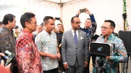 
Penjabat Gubernur Jabar Bey Machmudin menghadiri Kampanye Tuberkulosis dan Peluncuran Portable X-Ray bersama Menteri Kesehatan RI di Gedung Sate Bandung, Jumat (2/8/2024).(Foto: biro adpim jabar)