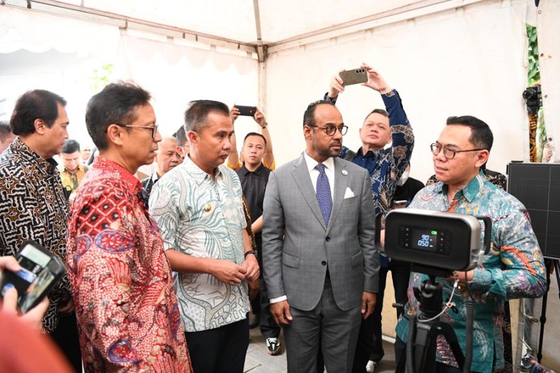 
Penjabat Gubernur Jabar Bey Machmudin menghadiri Kampanye Tuberkulosis dan Peluncuran Portable X-Ray bersama Menteri Kesehatan RI di Gedung Sate Bandung, Jumat (2/8/2024).(Foto: biro adpim jabar)
