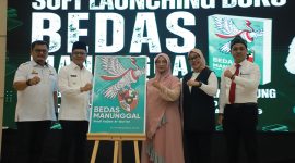 Bupati Bandung Dadang Supriatna meluncurkan sebuah karya monumental yakni sebuah buku berjudul 'Bedas Manunggal, Studi Kajian Al-Quran'. (Foto: diskominfo)
