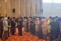 
Sebanyak 50 anggota DPRD Kabupaten Bandung Barat (KBB) periode 2024-2025 secara resmi dilantik melalui Sidang Paripurna, di Hotel Novena-Lembang, Senin (26/8/2024). (Foto: heny/dara)
