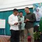 
Bupati Bandung Dadang Supriatna saat menutup pelatihan teknis bagi Kepala SMPN di Hotel Puri Khatulistiwa, Jatinangor Sumedang Jawa Barat, Jumat (2/8/2024).(Foto: diskominfo)
