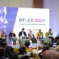 
Kepala Dinas Komunikasi dan Informatika Provinsi Jawa Barat Ika Mardiah (ketiga kiri) menjadi panelis dalam sesi Seminar Nasional Restrospektif Digitalisasi Pemerintahan (2003 - 2024) di Jakarta Convention Center, Rabu (31/7/2024). (Foto: biro adpim Jabar)
