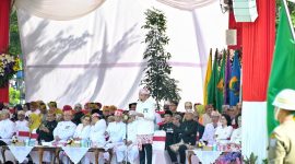 
Upacara Hari Jadi Ke-79 Provinsi Jawa Barat Tahun 2024 di Lapangan Gasibu, Kota Bandung, Senin (19/8/2024).(Foto: Biro Adpim Jabar)
