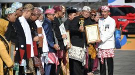 
Upacara Hari Jadi Ke-79 Provinsi Jawa Barat Tahun 2024 di Lapangan Gasibu, Kota Bandung, Senin (19/8/2024).(Foto: Biro Adpim Jabar)
