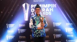 Bupati Bandung Dadang Supriatna meraih Pemimpin Daerah Award yang digelar iNews Media GroupTV, di Jakarta Concert Hall, Gedung Inews Tower Kamis (8/8/2024).(Foto: diskomifo)

