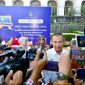 
Penjabat Gubernur Jabar Bey Machmudin menjawab pertanyaan wartawan terkait gelaran West Java Festival 2024 usai menjadi narasumber dalam talkshow Bewara Jawa Barat (BeJa) di Gedung Sate Bandung, Selasa (20/8/2024). (Foto: biro adpim jabar)