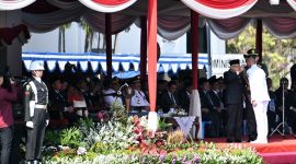 
Wapres Ma'ruf Amin menjadi inspektur upacara pada pelantikan 1.079 Pamong Praja Muda IPDN di Kampus IPDN Jatinangor, Sumedang, Jawa Barat Kamis (1/8/20234). Nampak hadir Penjabat Gubernur Jawa Barat Bey Machmudin. (Foto: biro dokpim)