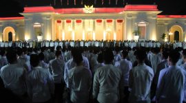 Tamu undangan menghadiri acara Zikir dan Doa Kebangsaan 79 Tahun Indonesia Merdeka di Halaman Depan Istana Merdeka Jakarta, Kamis (01/08/2024). Acara tersebut merupakan acara pembuka dari rangkaian kegiatan menyambut HUT ke 79 Kemerdekaan Republik Indonesia. (Foto: Humas Setkab/Rahmat)

