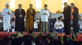 Tamu undangan menghadiri acara Zikir dan Doa Kebangsaan 79 Tahun Indonesia Merdeka di Halaman Depan Istana Merdeka Jakarta, Kamis (01/08/2024). Acara tersebut merupakan acara pembuka dari rangkaian kegiatan menyambut HUT ke 79 Kemerdekaan Republik Indonesia. (Foto: Humas Setkab/Rahmat)
