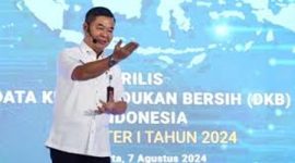 
Dirjen Dukcapil Kemendagri Teguh Setyabudi saat rilis jumlah penduduk RI, pada Rabu (7/8/2024). (Foto: Screenshot Youtube Dukcapil Kemendagri)
