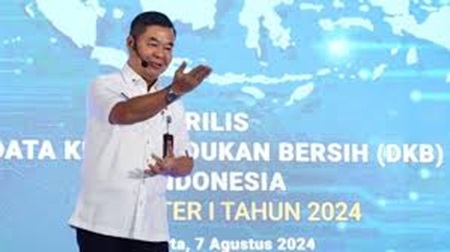 
Dirjen Dukcapil Kemendagri Teguh Setyabudi saat rilis jumlah penduduk RI, pada Rabu (7/8/2024). (Foto: Screenshot Youtube Dukcapil Kemendagri)